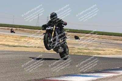 media/Aug-04-2024-TrackDaz (Sun) [[e1ff0814b6]]/Group B/1220pm (Wheelie Bump)/